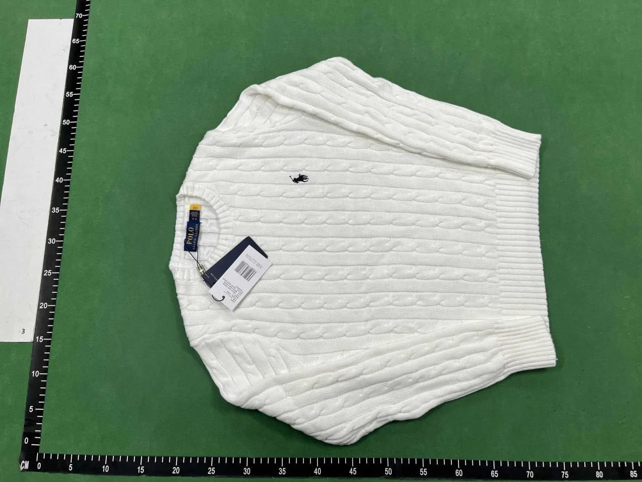 HM23-- and sweaters 6