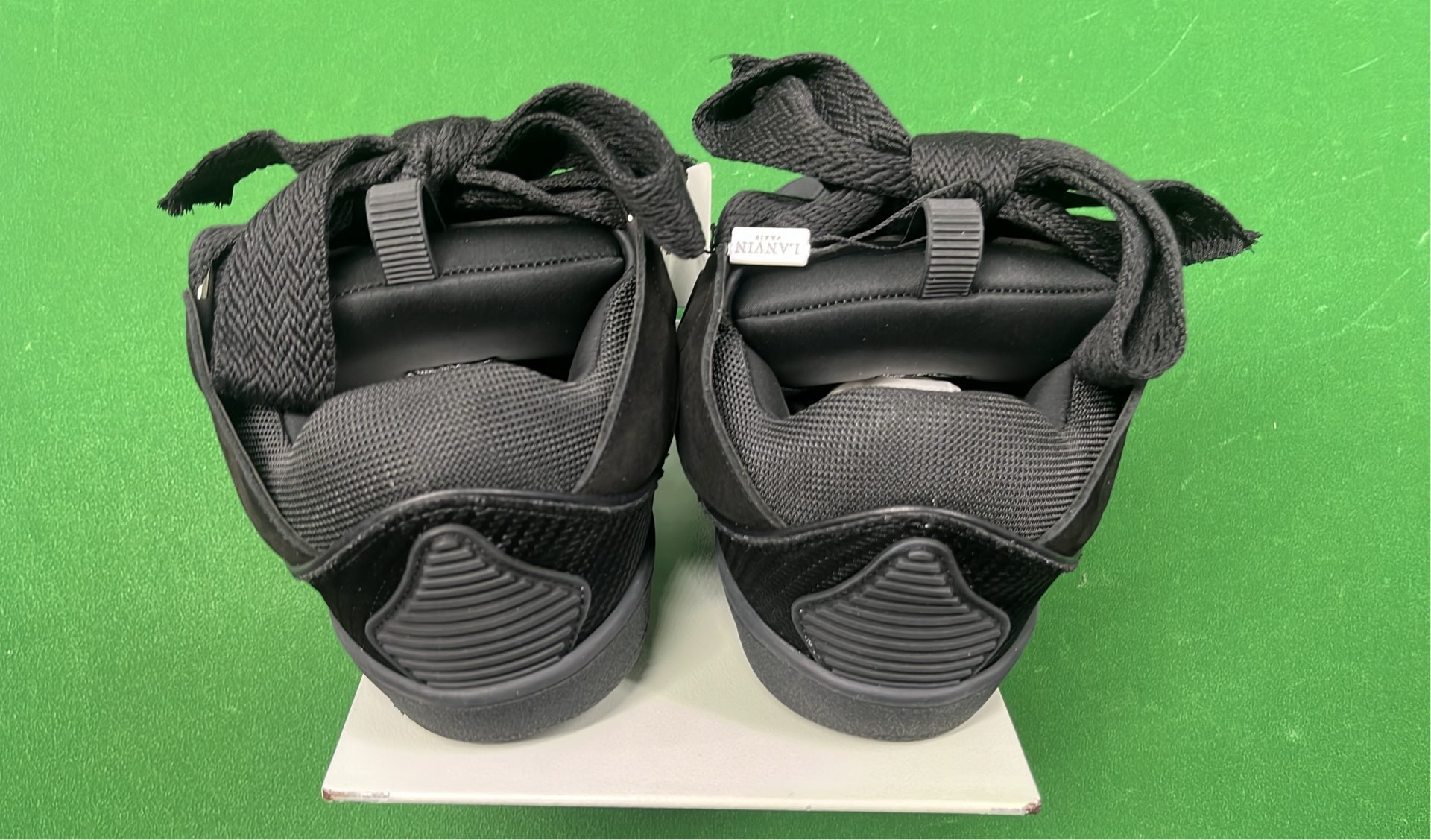 Curb series VY10.12 — Shoes 11