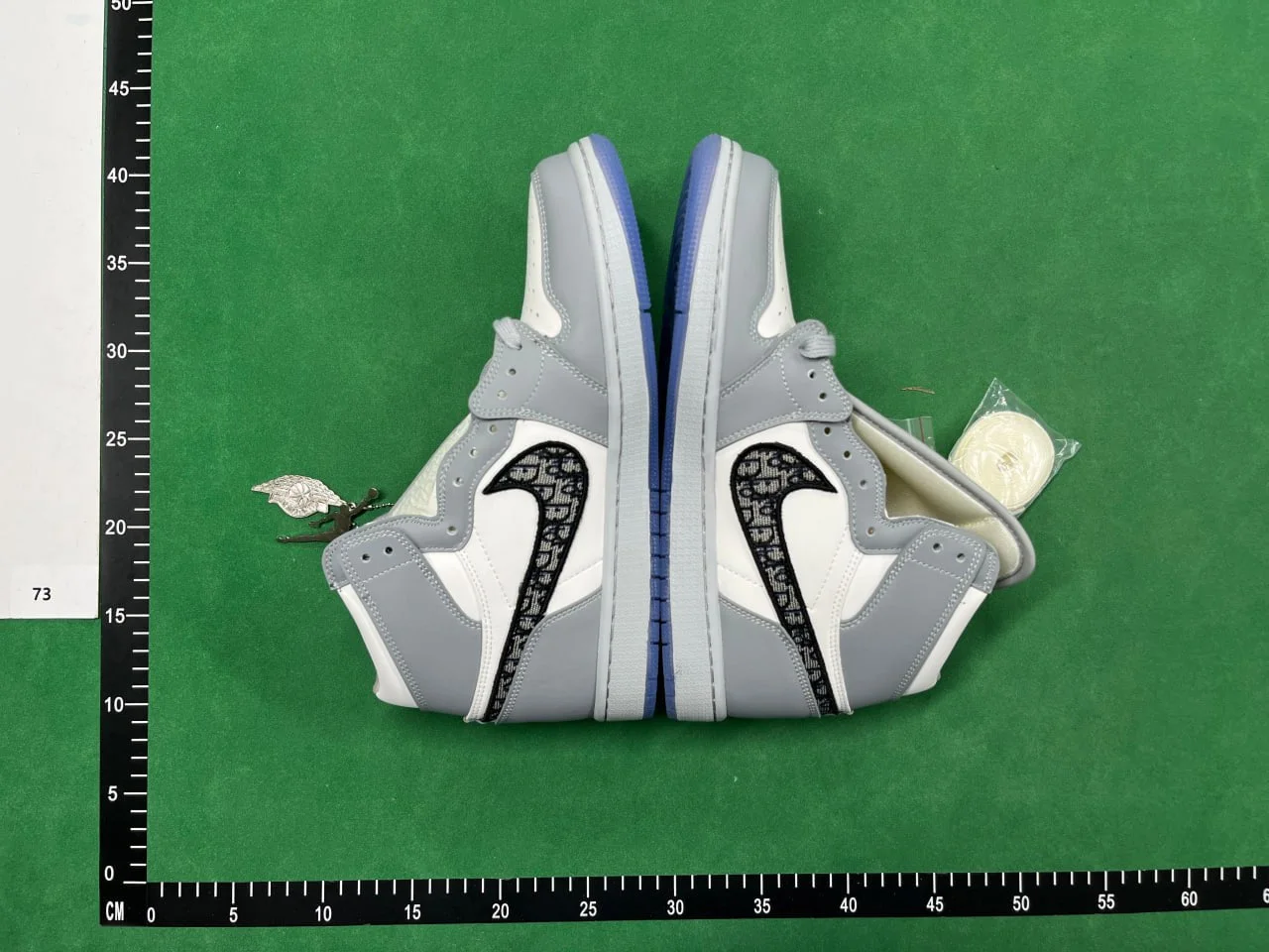 Unisex Sneakers — Jor*an1 3