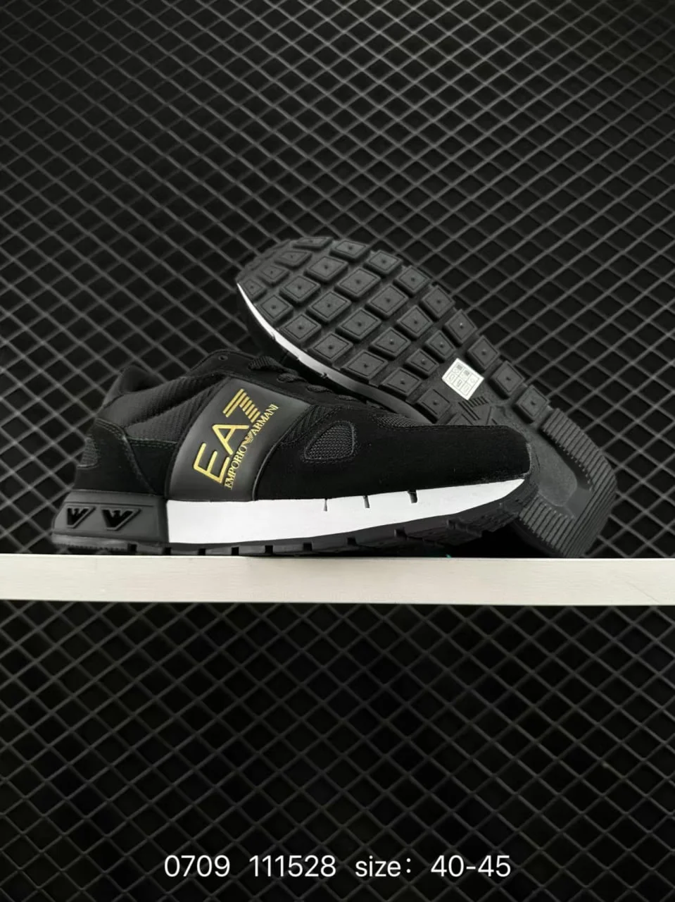 Sneakers — Mm22 / ANM 4