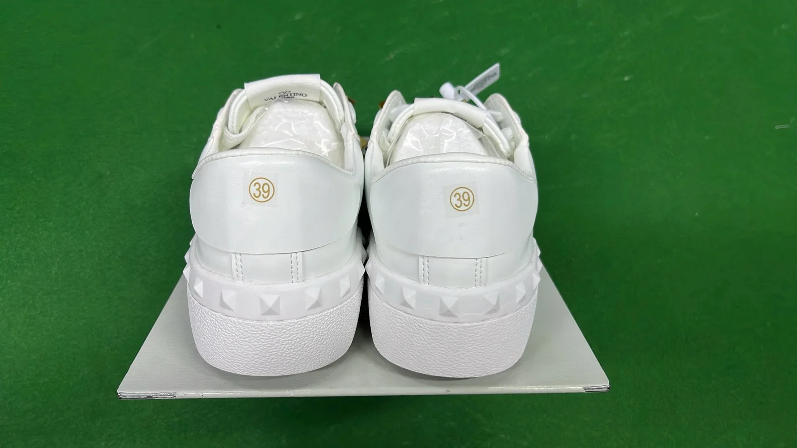 Unisex Sneakers — V* 4