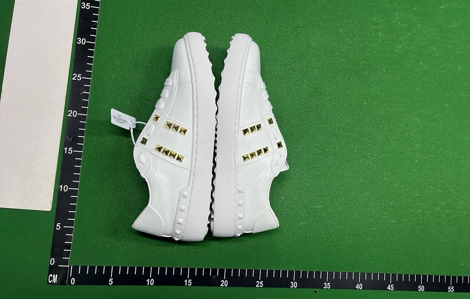 Unisex Sneakers — V* 6