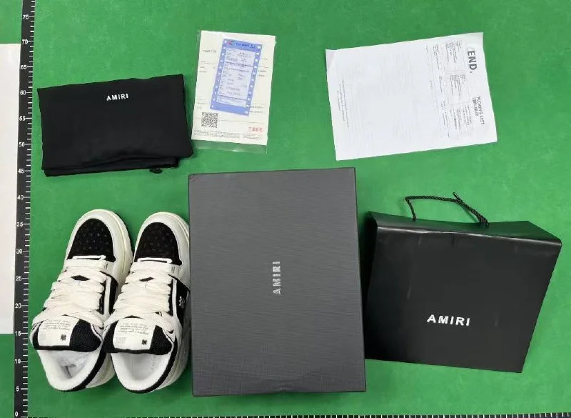 Sneakers — HB12 3