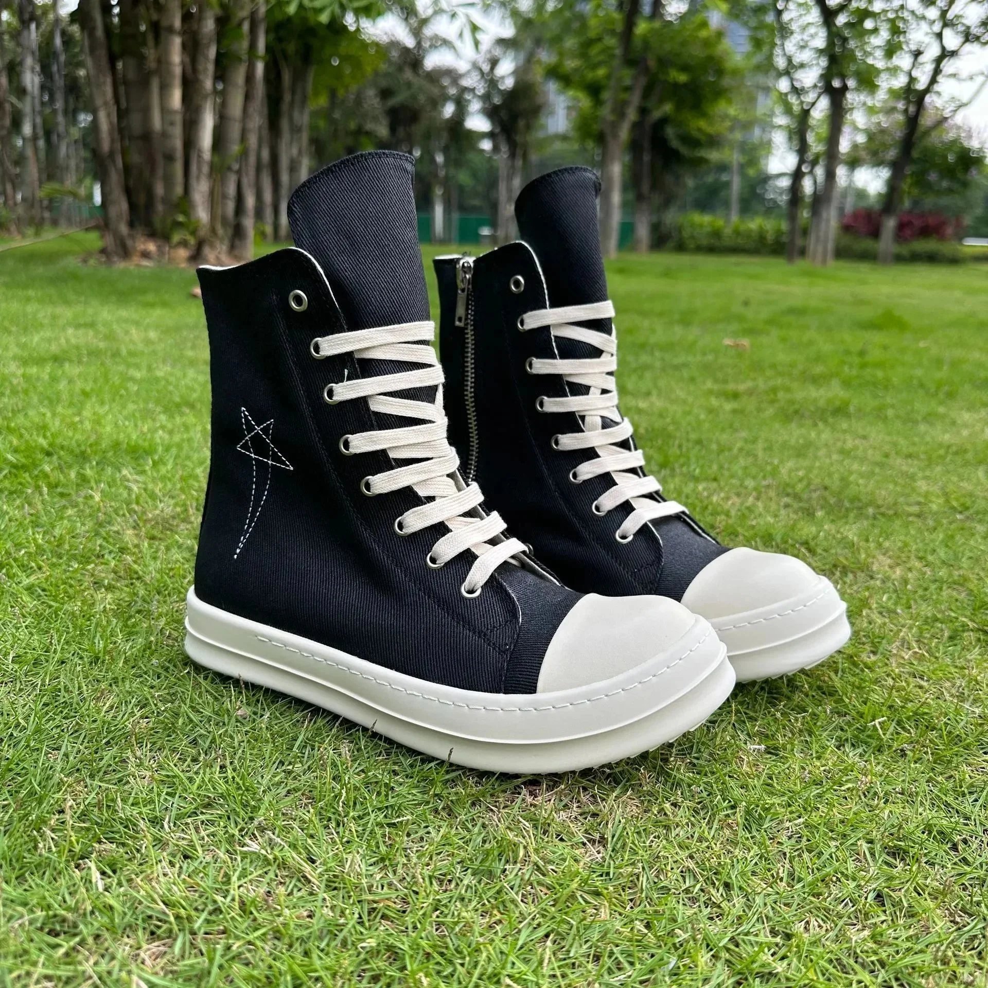 Shoes — Item 5105