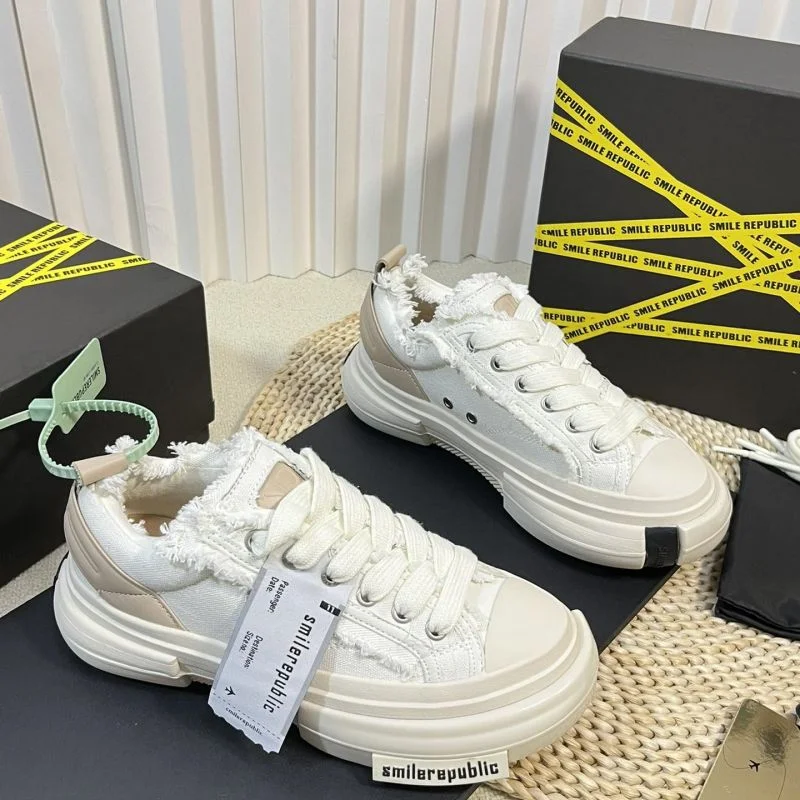 Shoes — Item 5148 3