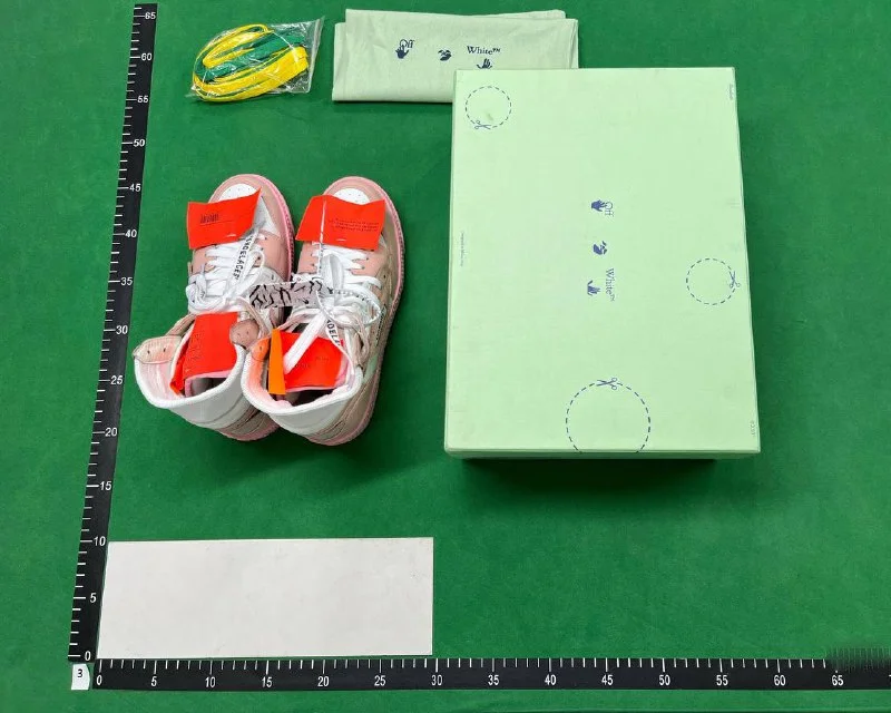 Shoes — Item 5237 4