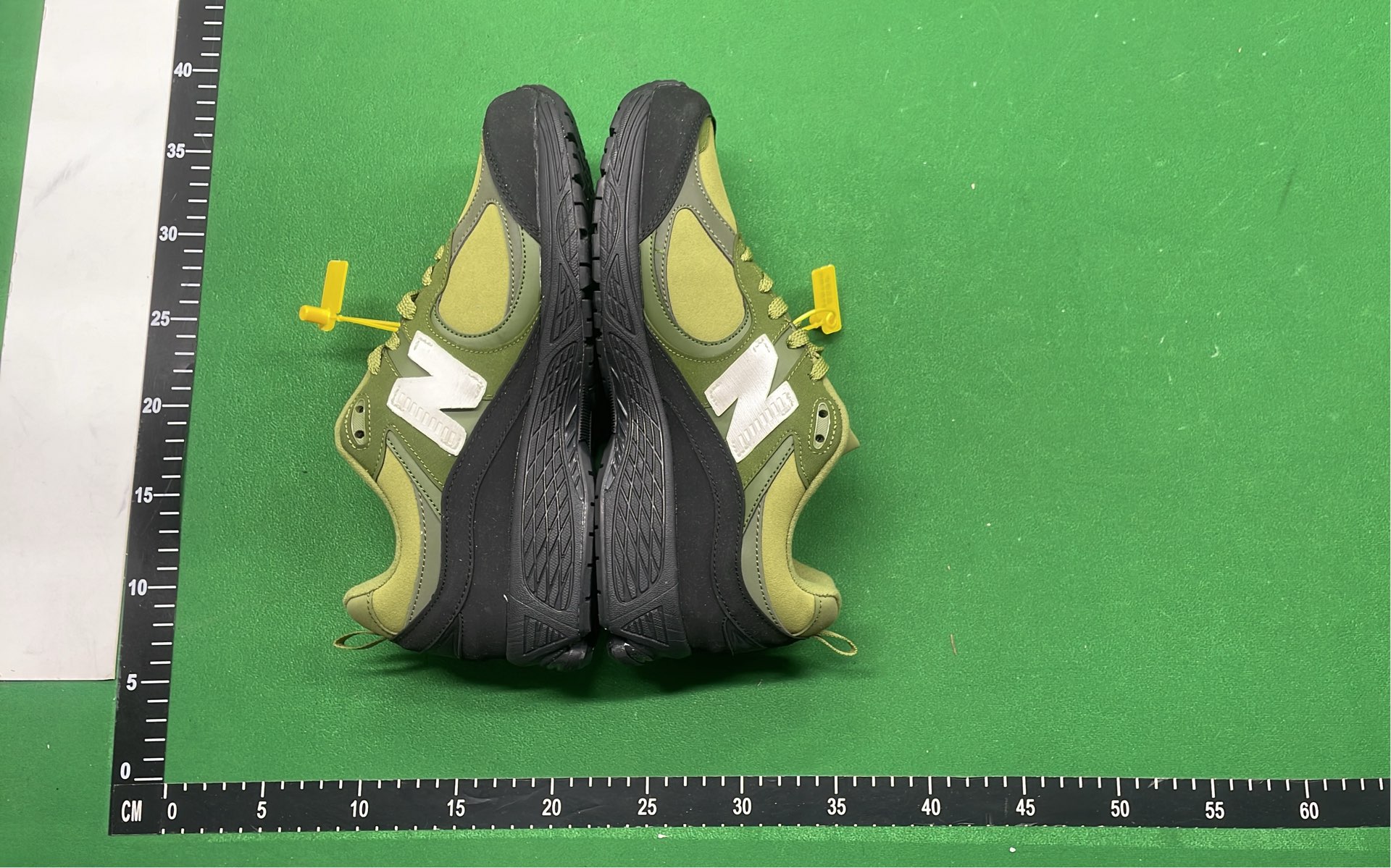 1013-1 M 2002R sneakers 6