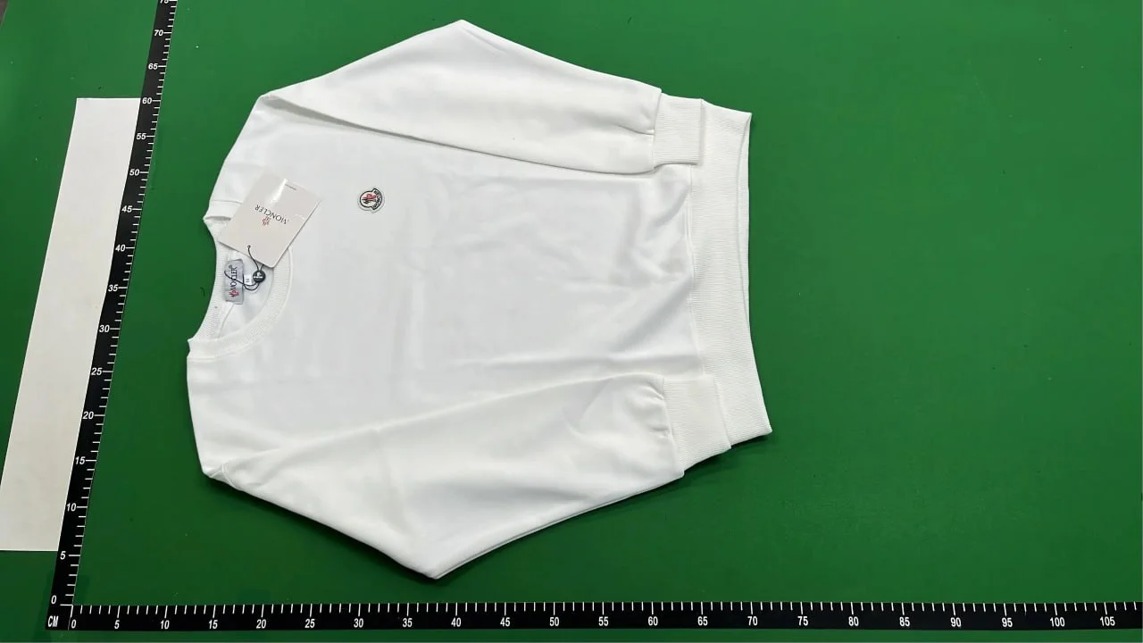 Crewneck Sweatshirt — HM28 7