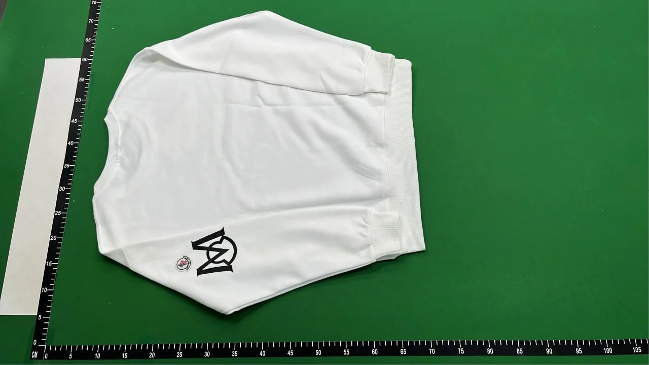 Crewneck Sweatshirt — HM28 8