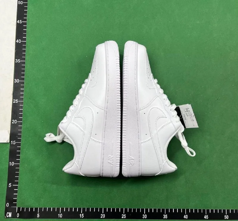 Sneakers — LX07 3