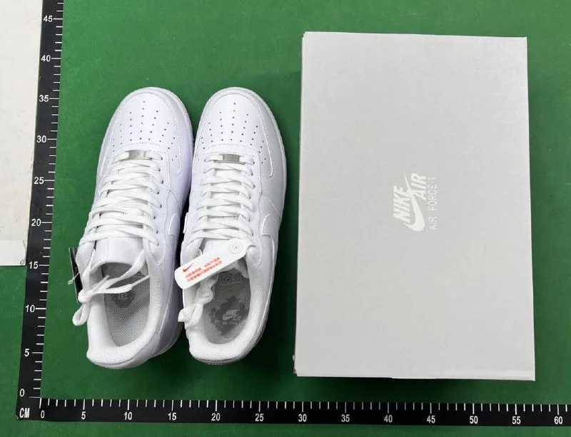 Sneakers — LX07 4