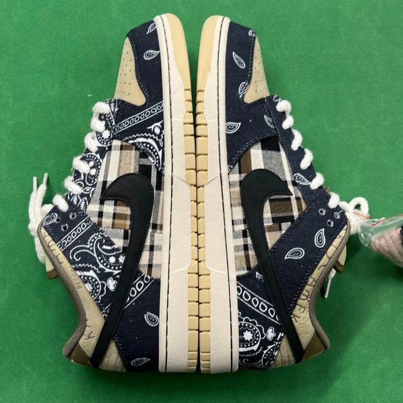 Shoes — Item 5338
