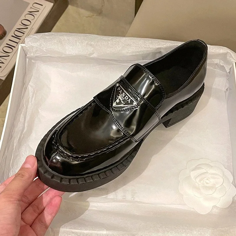 Shoes — Item 5369 2