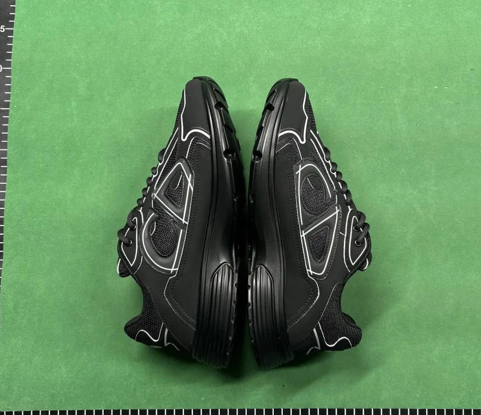 Sneakers — TF25 4