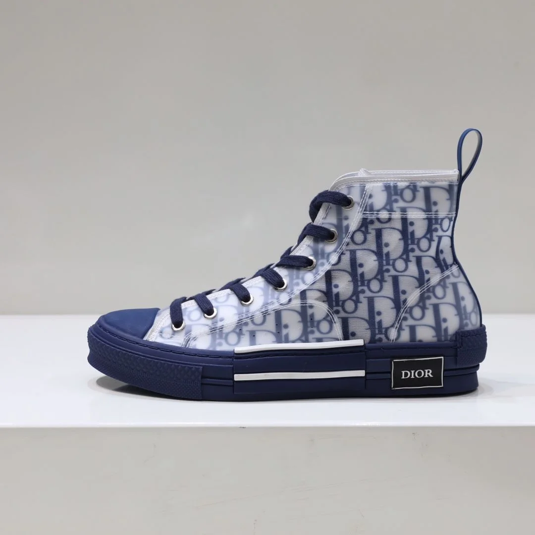 Sneakers — TF25 8