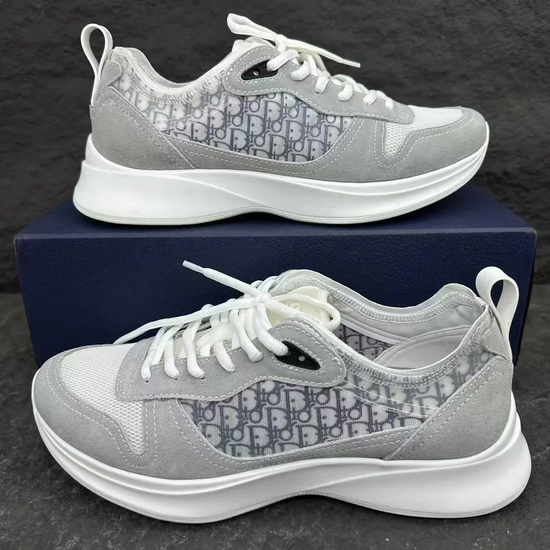 Sneakers — TF25 9