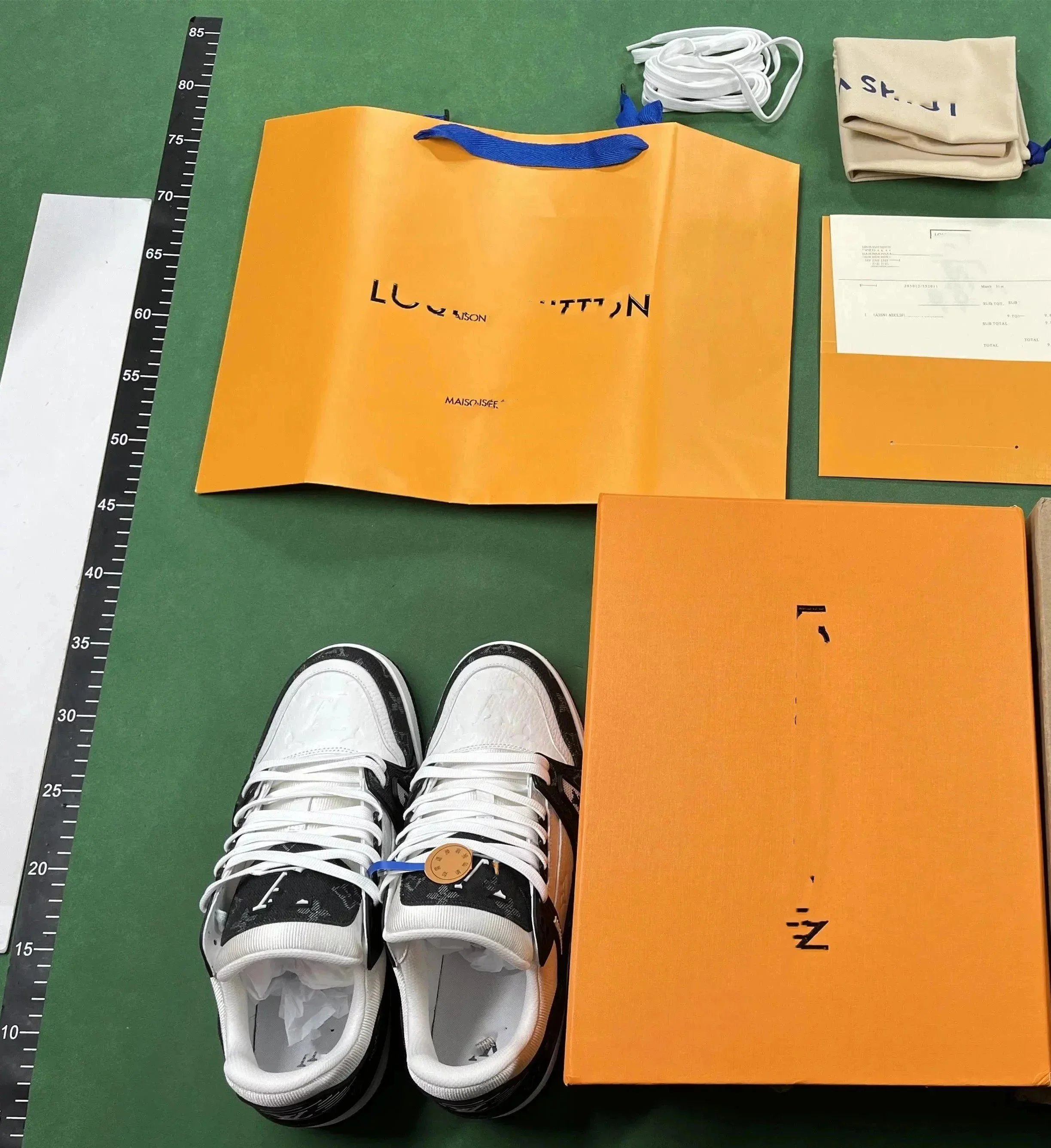 Unisex Sneakers — #5396