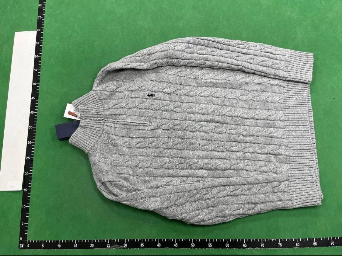 Sweatshirt — Item 5498 6