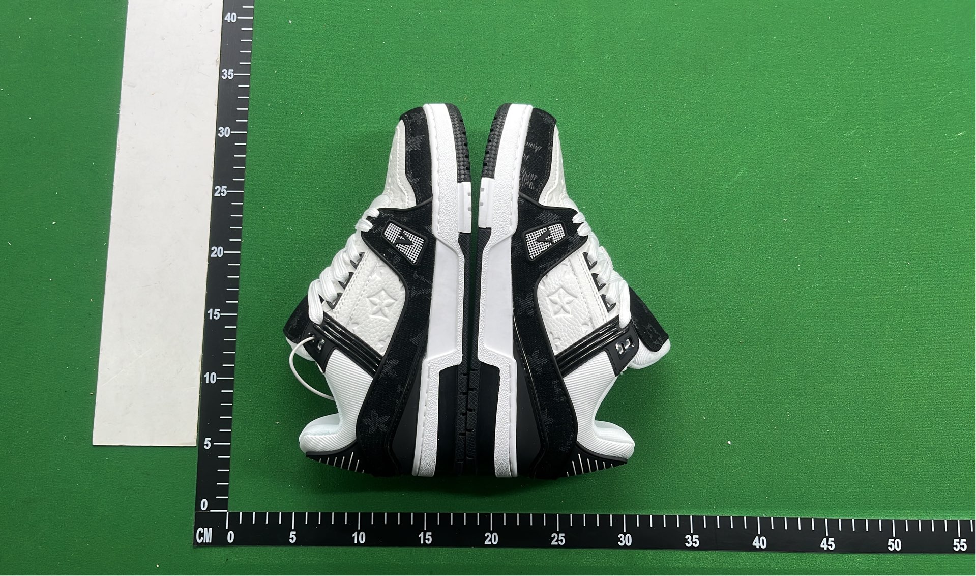 Sneakers — CR03 / Traine 7