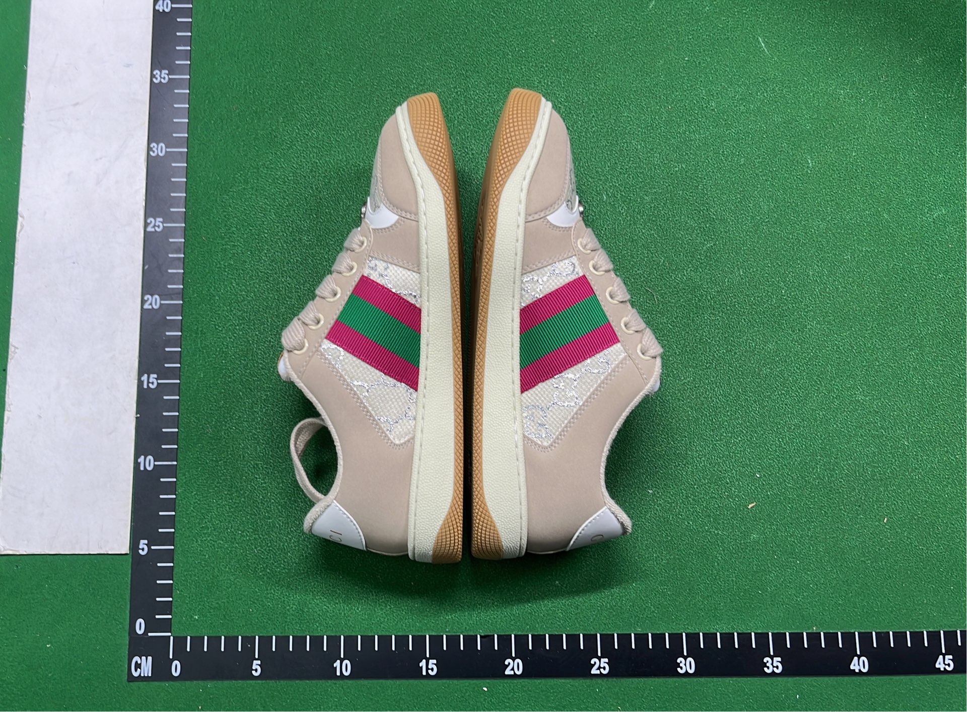 Shoes — Screener — #5516 6