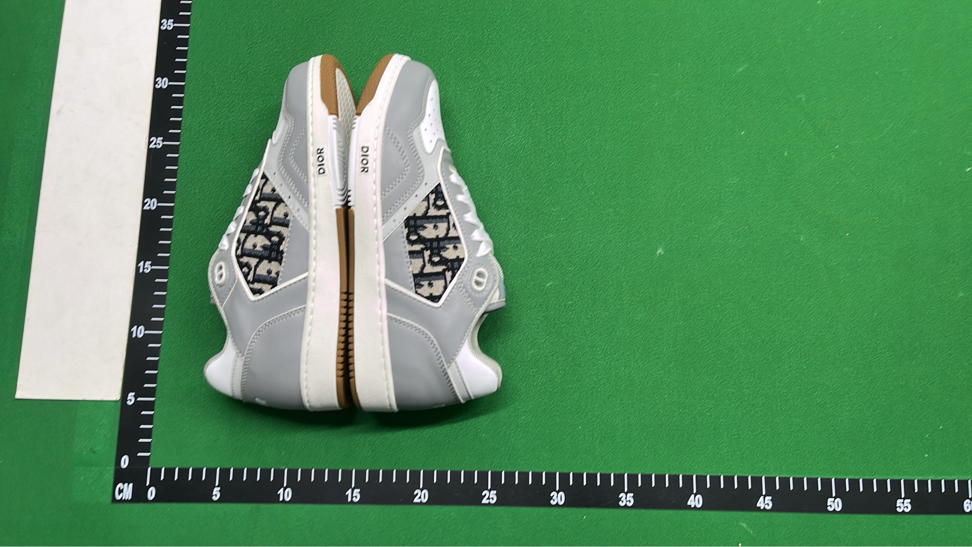 Shoes — Item 5595 7