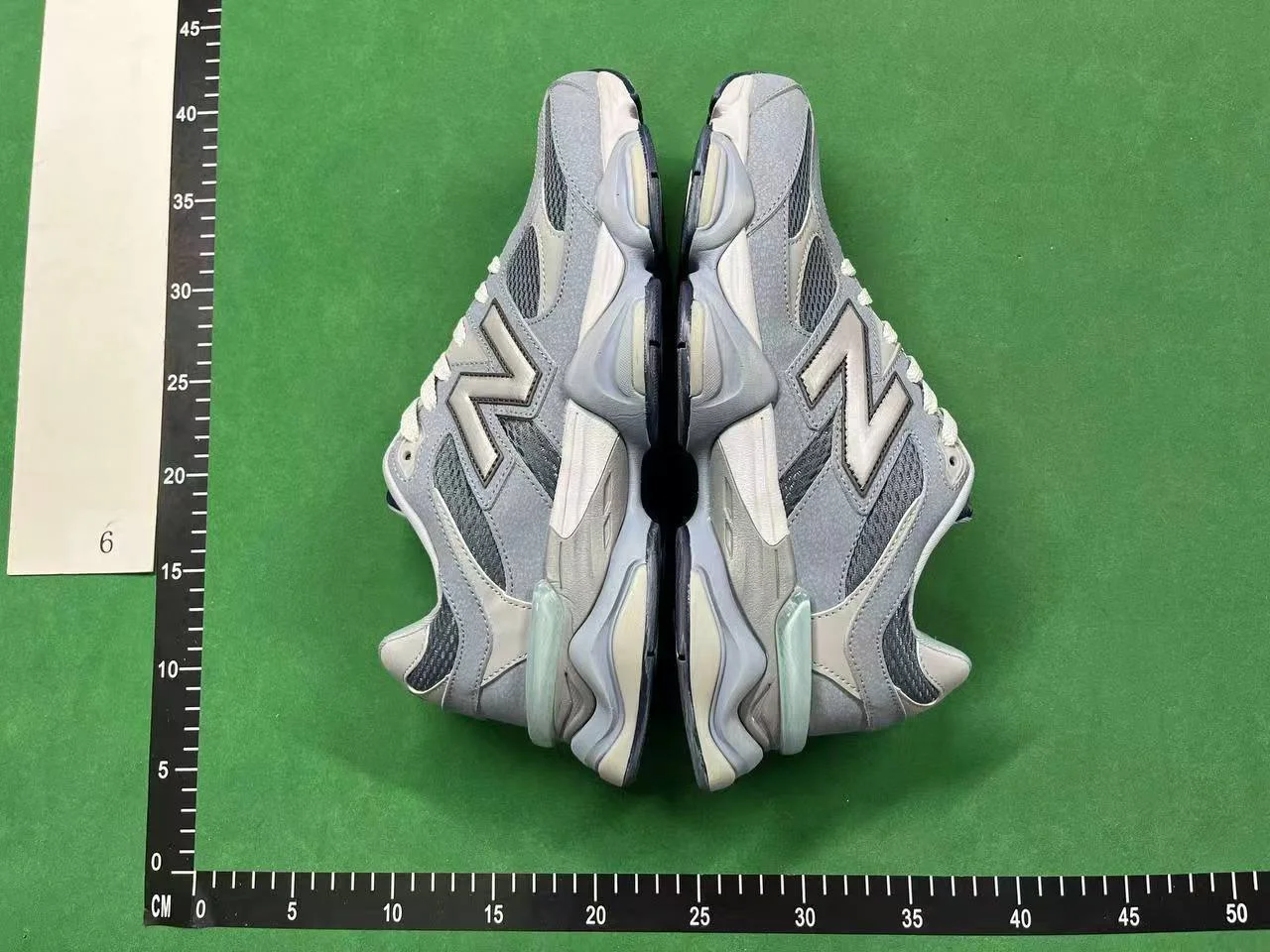 Unisex Sneakers — EEF 4