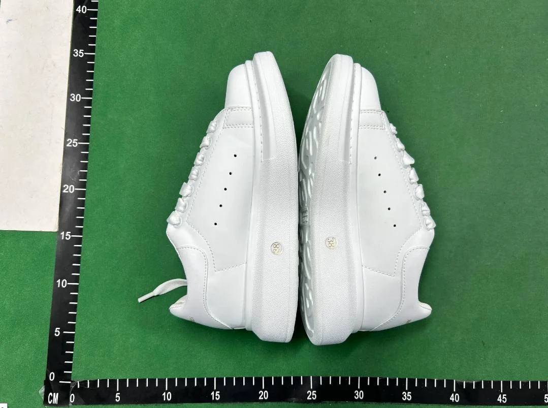 Unisex Shoes — WW 4