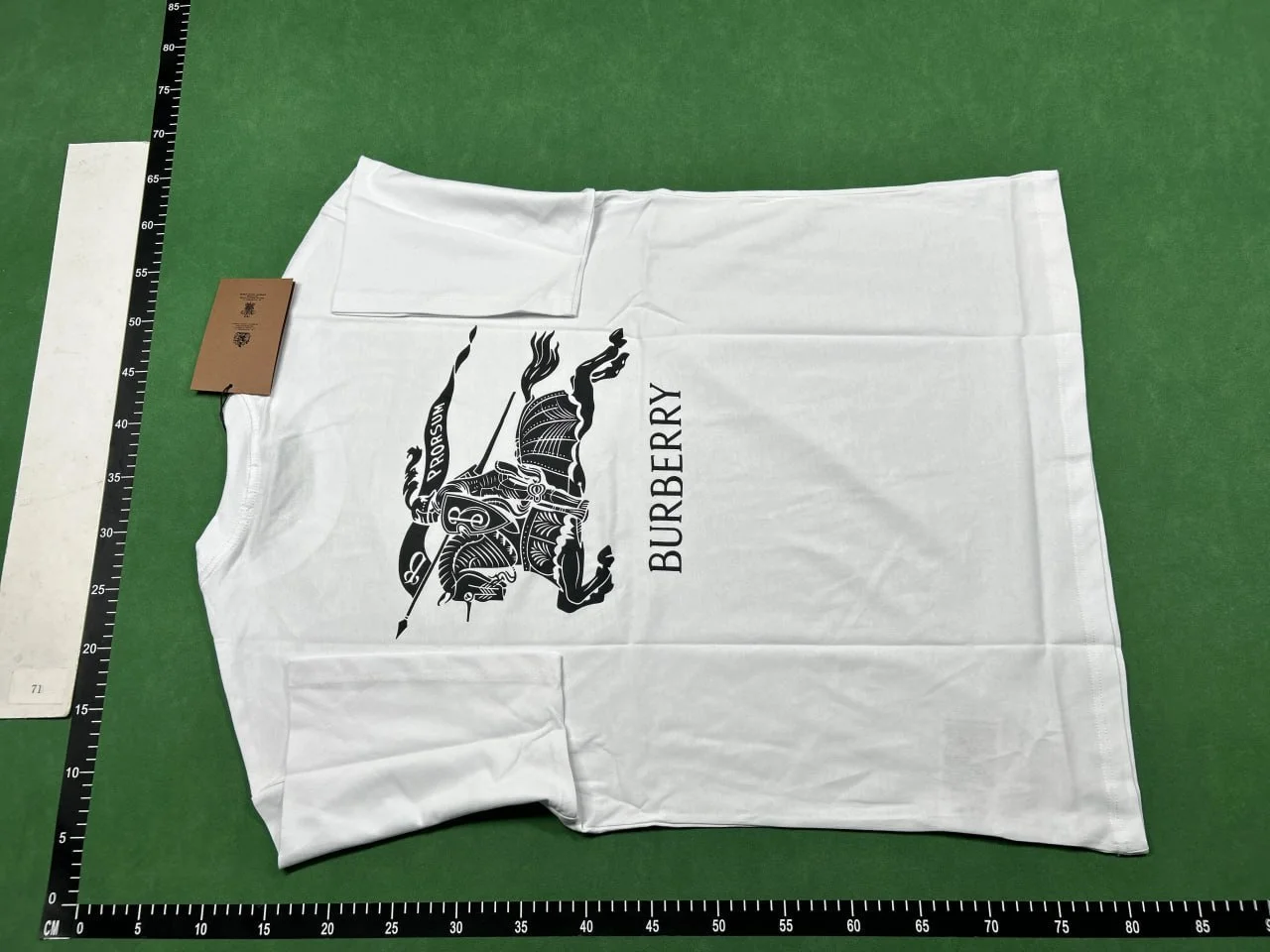 Short-Sleeve Embroidered T-Shirt Selection — HK77 4