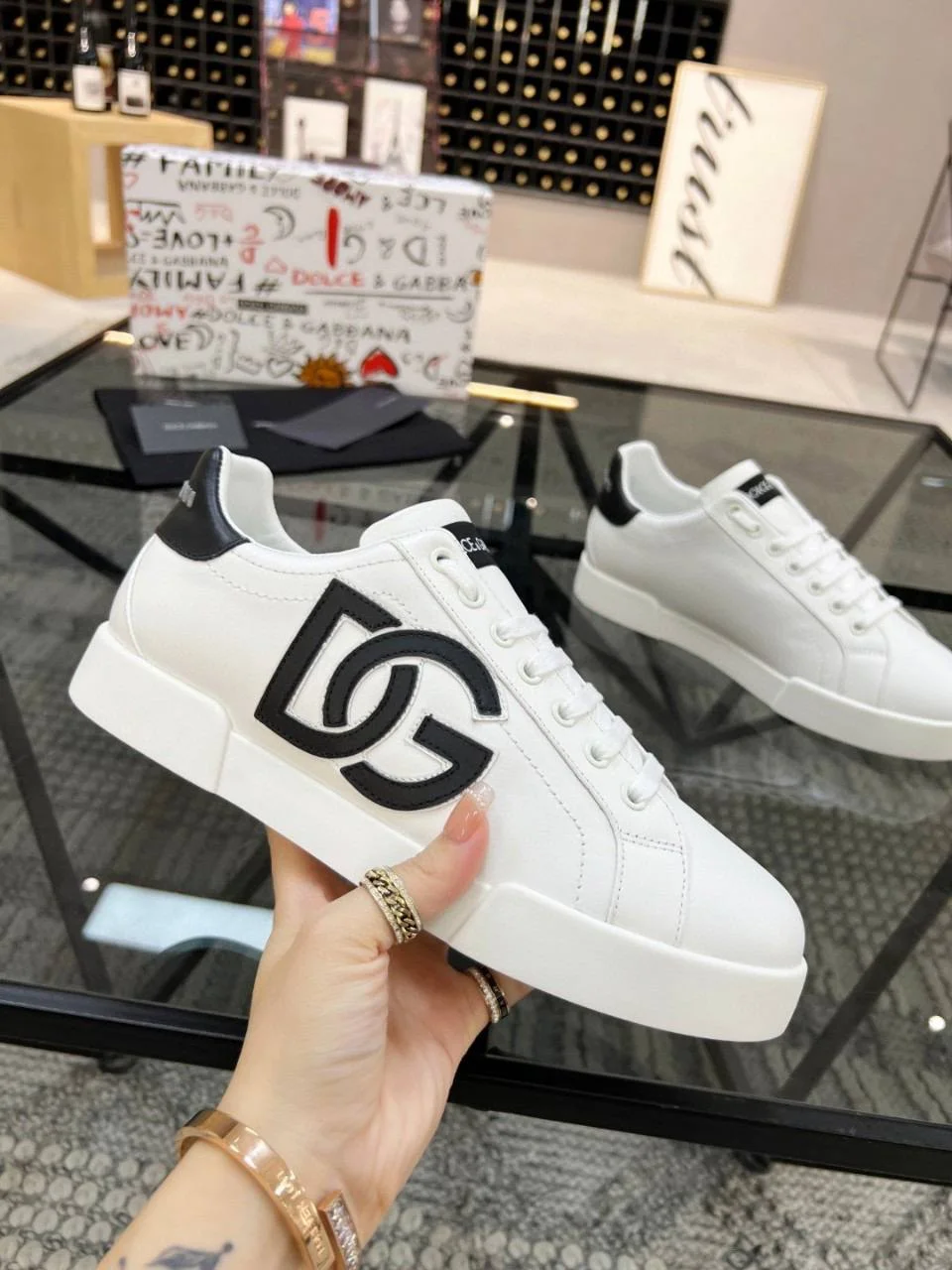 Unisex Letter-Graphic Shoes — ZZW15 3