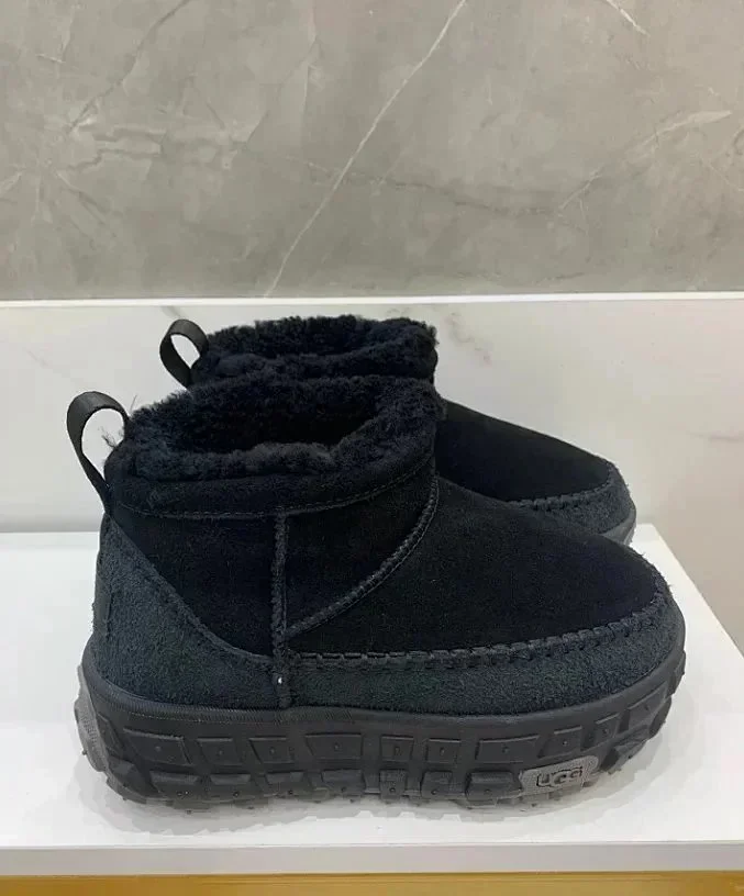 Shoes — Item 5711 2