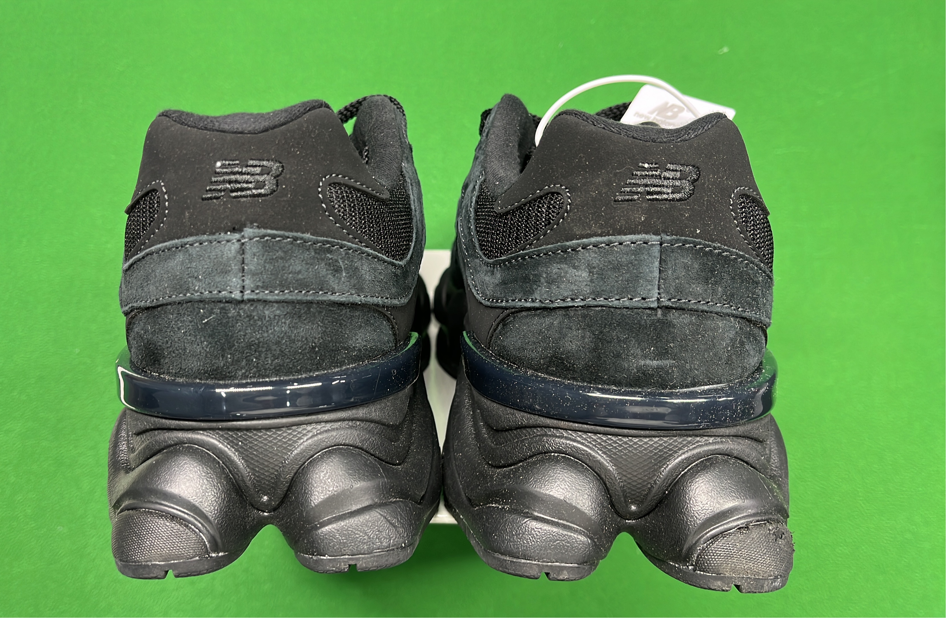 M 9060Casual sneakers — #5714 5