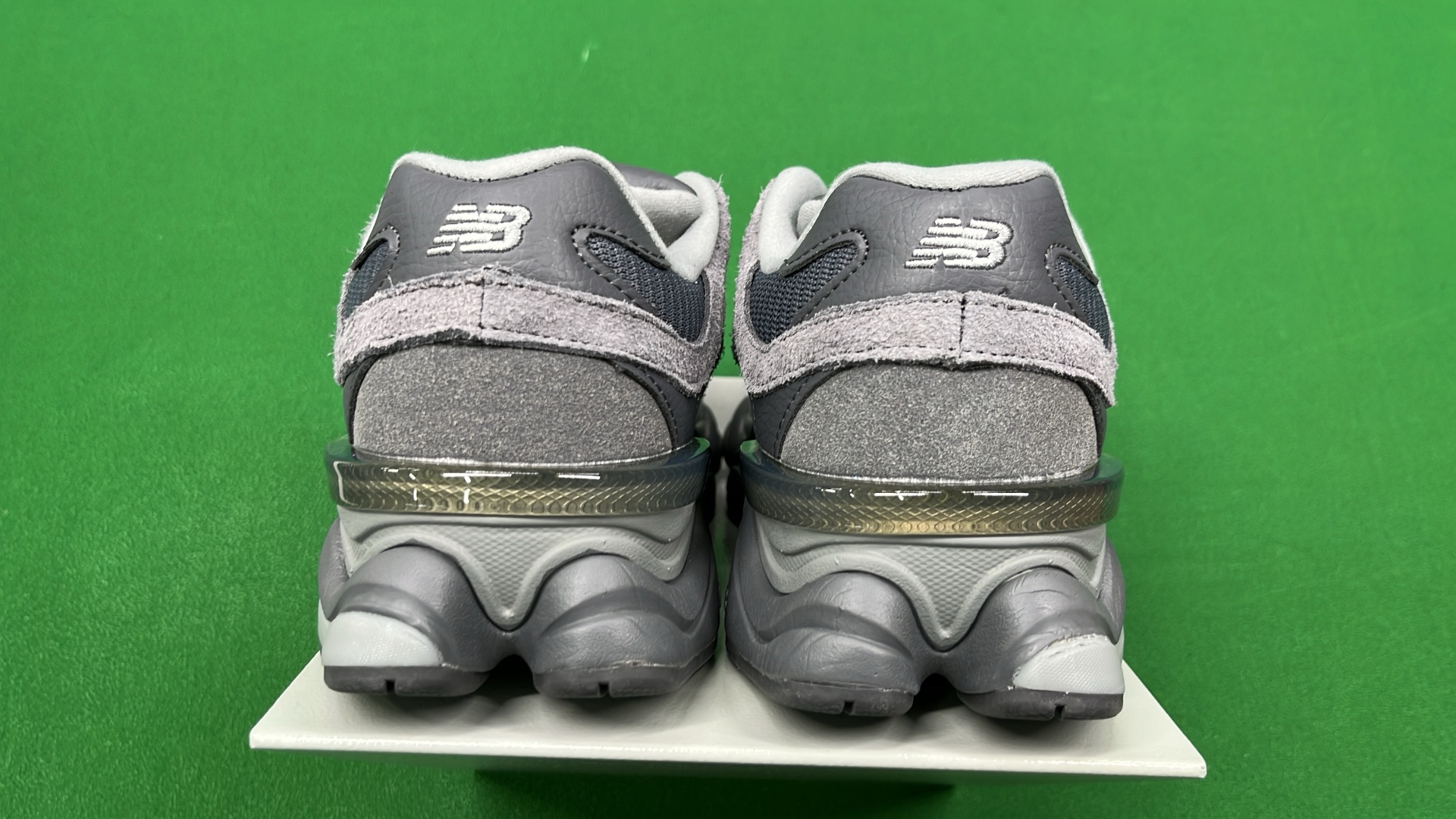 M 9060Casual sneakers — #5714 11