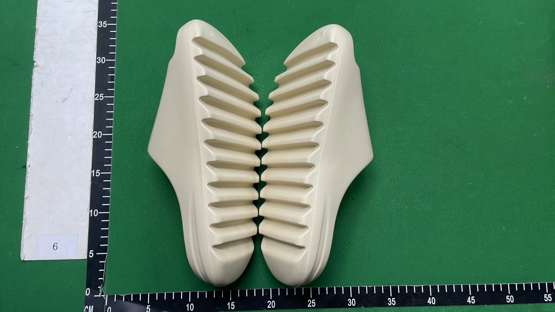 L*W B tch Y**zy SIide — Shoes 10