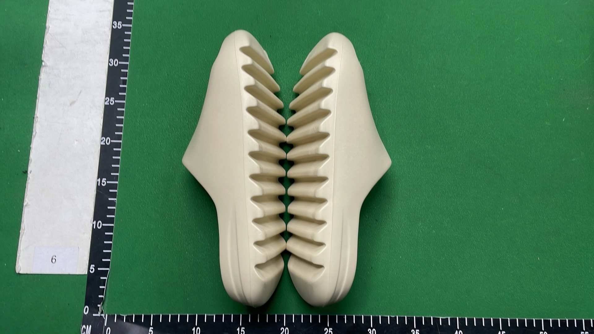 L*W B tch Y**zy SIide — Shoes 11