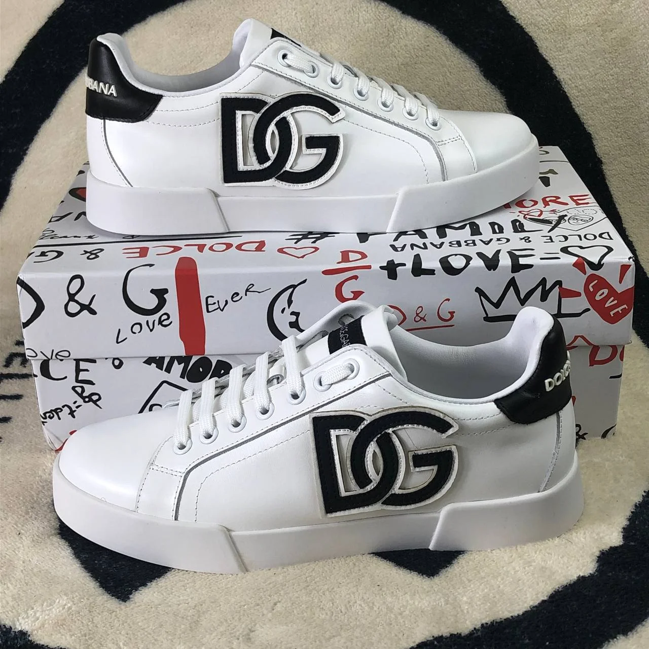 Unisex Letter-Graphic Shoes — HD001 3
