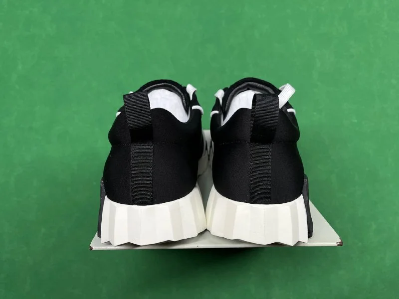 Sneakers — #5915 6