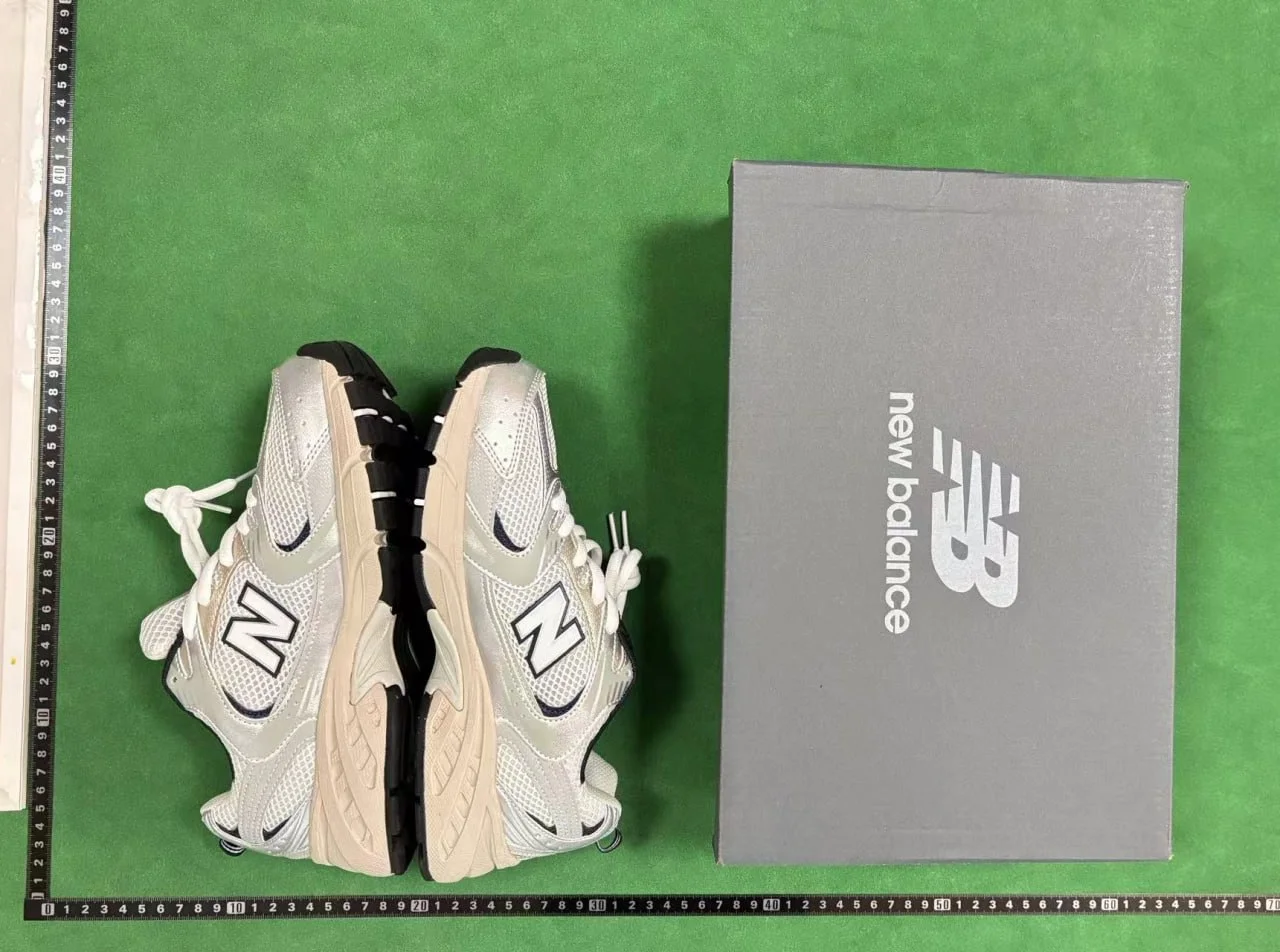 Sneakers — CX08 4
