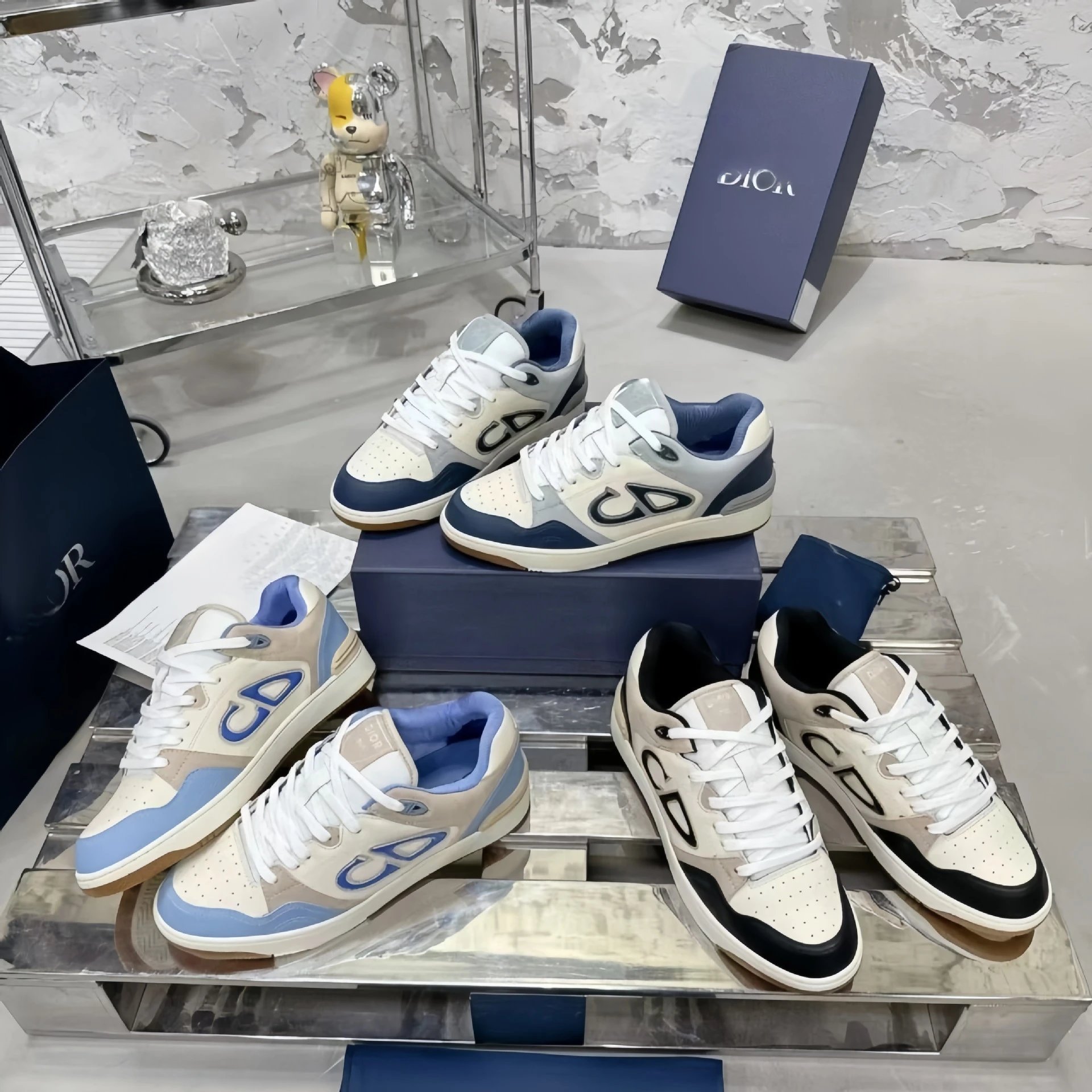 Unisex Letter-Graphic Sneakers — B57 / CD