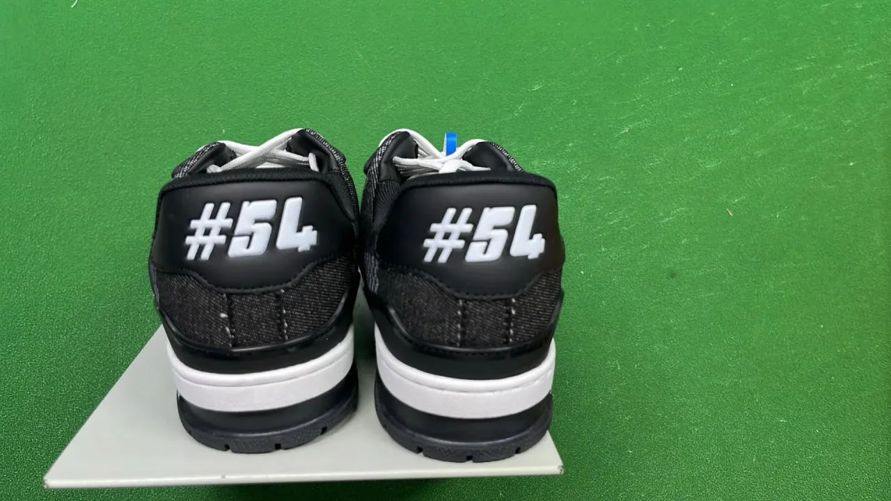 Sneakers — CFP 4