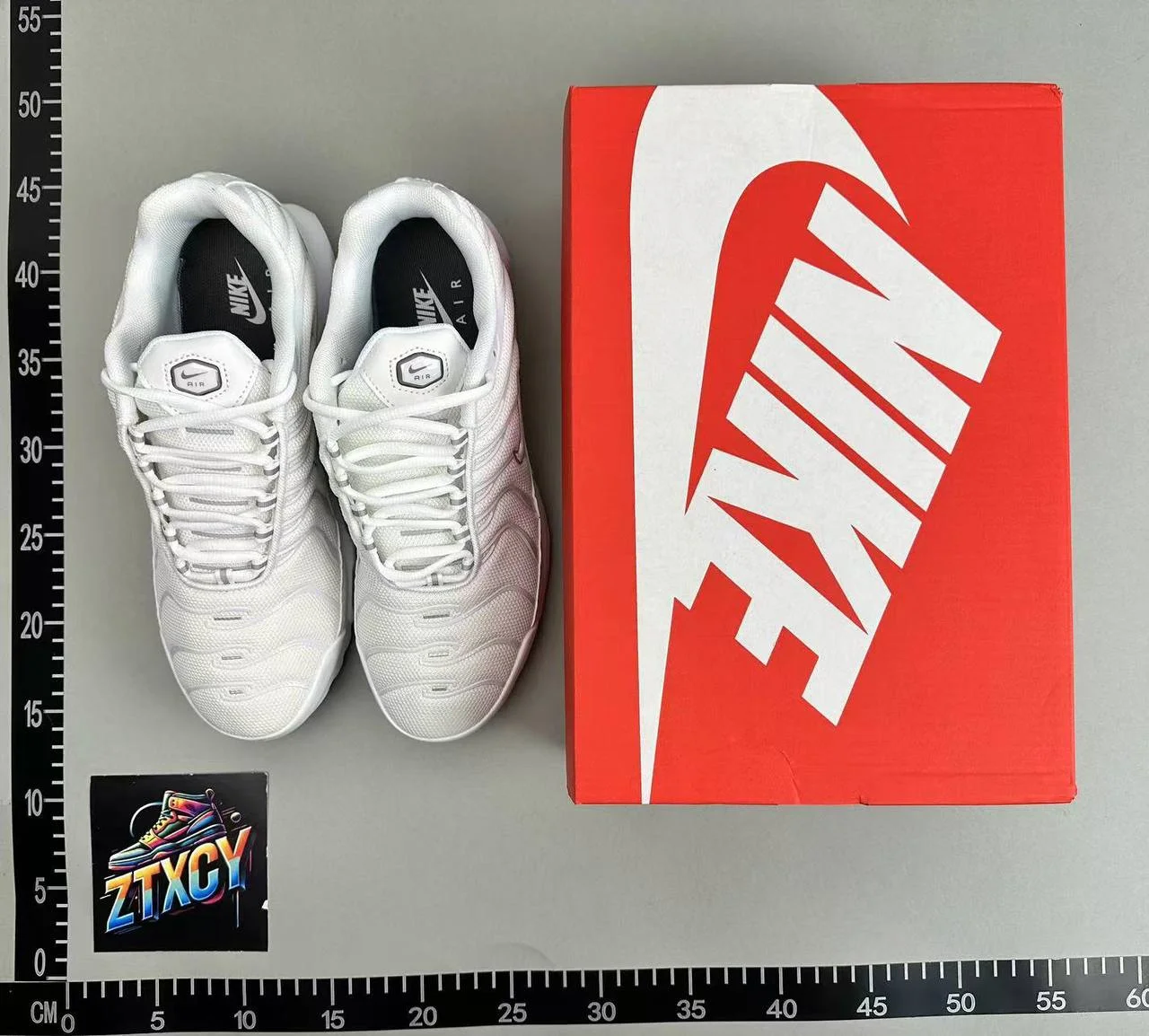 Unisex Sneakers — XM / RE 3