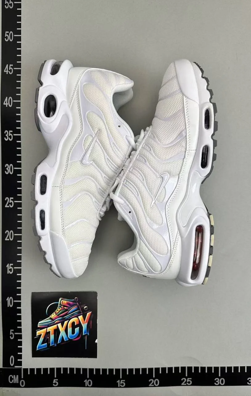 Unisex Sneakers — XM / RE 6