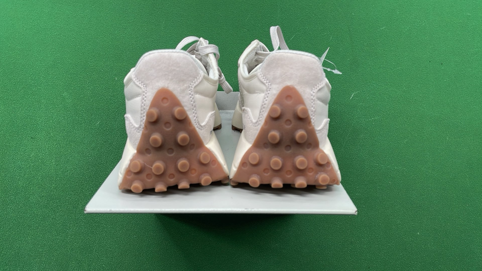 M 327 — Shoes — #6264 5