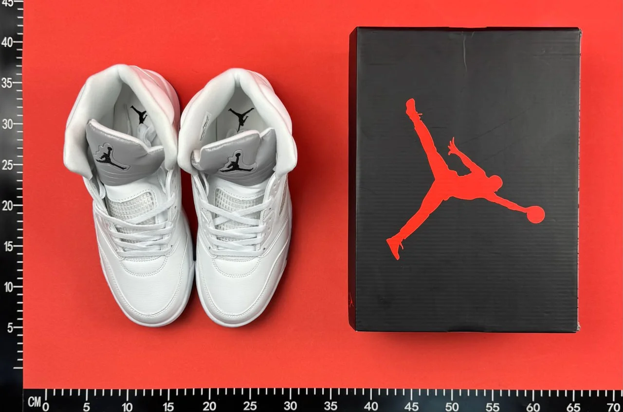 Sneakers — L-07 4