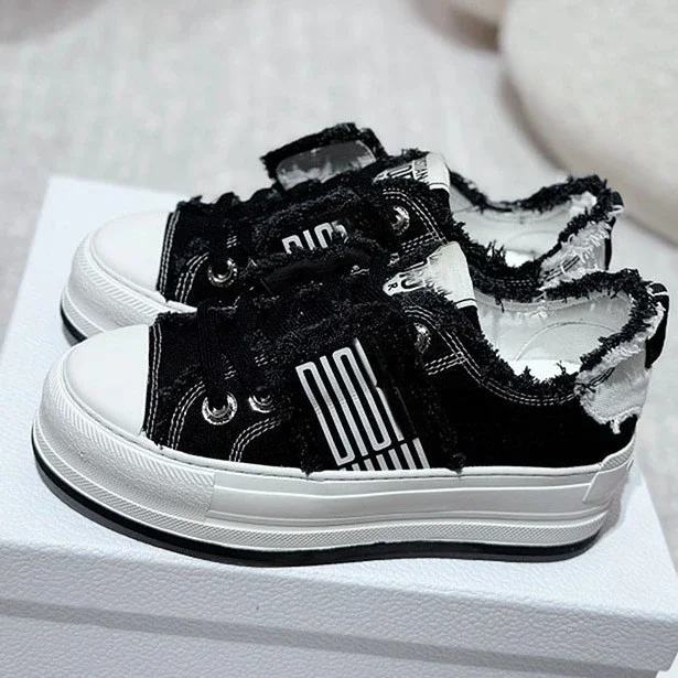 Embroidered Shoes Selection — LQH09-D / oblique 2