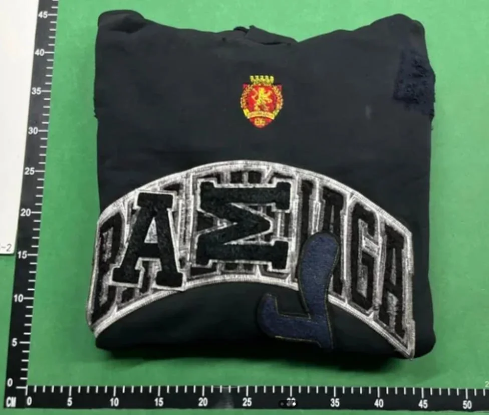 1500 hoodie Sara 3