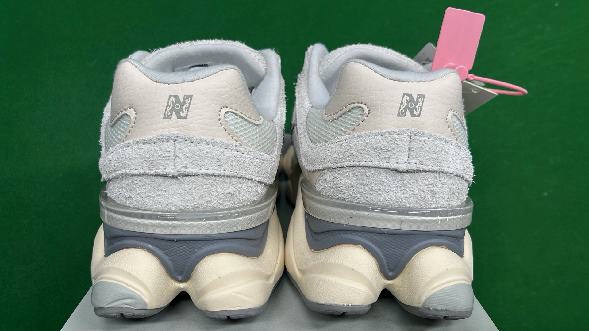 M batch N*w B*lance 9060 — Shoes 11
