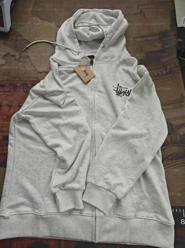 Hoodies & Sweaters — Item 6579 3