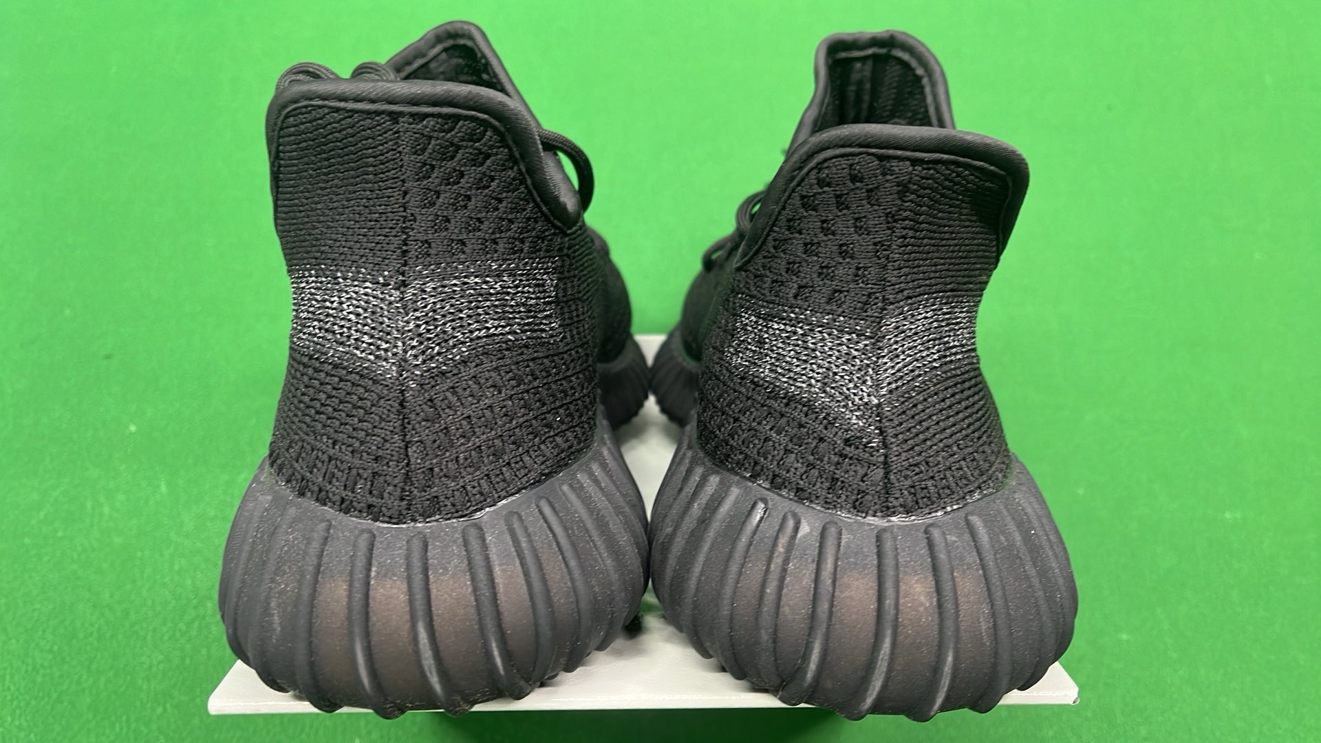 Y**zy V2 — Shoes — #6681 11
