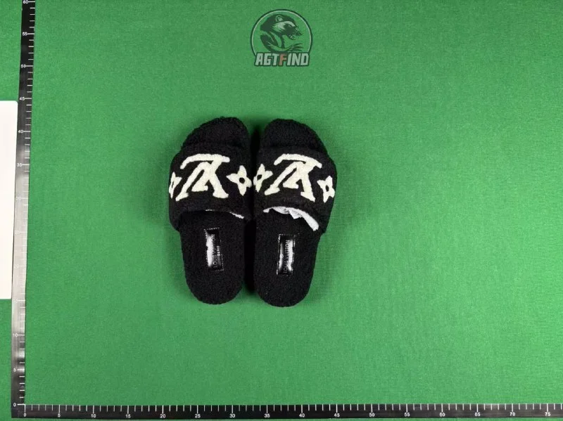 Slides — #6715 4
