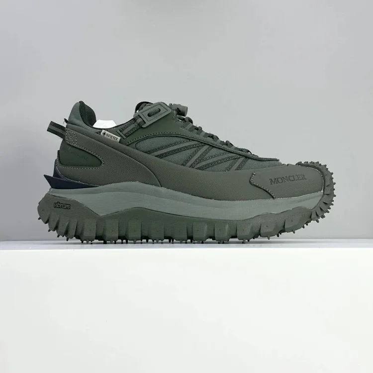 42A1-7m — Shoes 2